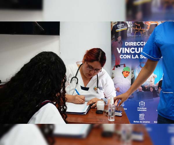 Estudiantes de Enfermería del ITB contribuyen al bienestar de la comunidad educativa de American School.