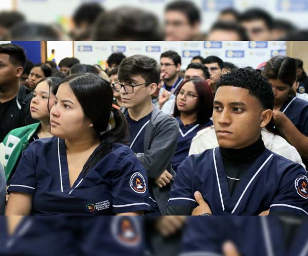 Más de 350 estudiantes y graduados del ITB fortalecieron sus competencias en inteligencia artificial para potenciar su empleabilidad