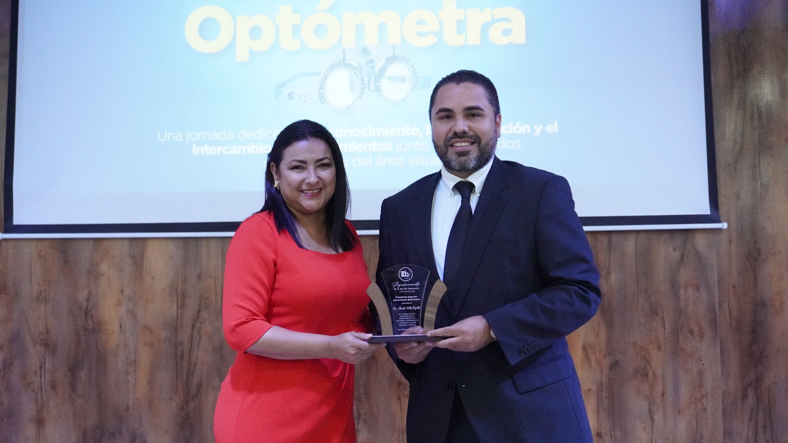 ITB fortaleció la actualización profesional en salud visual durante la conmemoración del Día del Optometrista Ecuatoriano