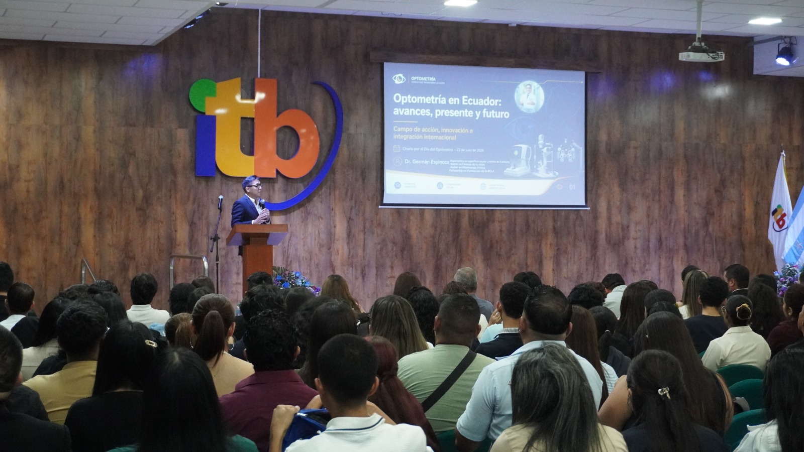 ITB fortaleció la actualización profesional en salud visual durante la conmemoración del Día del Optometrista Ecuatoriano
