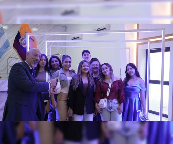 Estudiantes de Marketing Digital y Redes Sociales presentan proyectos novedosos en Elevator Pitch
