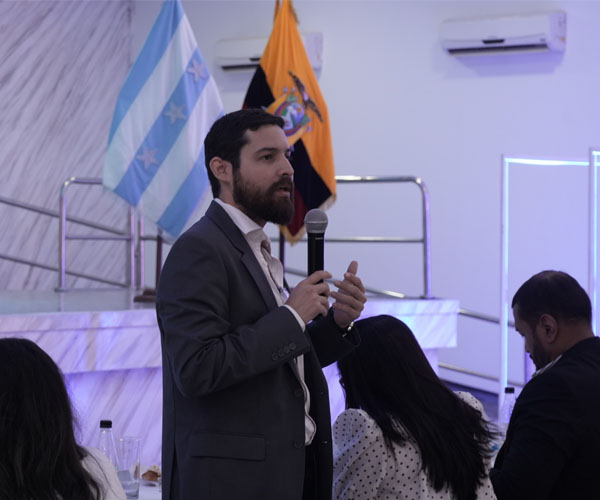 Estudiantes de Marketing Digital y Redes Sociales presentan proyectos novedosos en Elevator Pitch