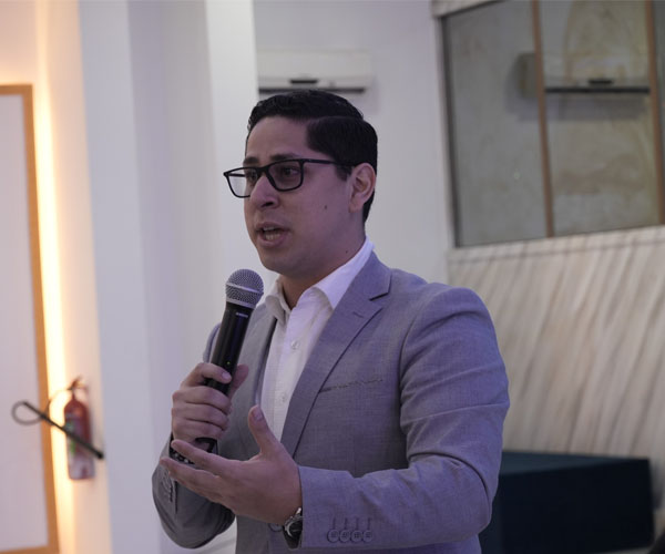 Estudiantes de Marketing Digital y Redes Sociales presentan proyectos novedosos en Elevator Pitch