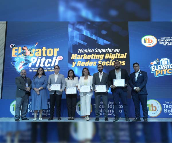 Estudiantes de Marketing Digital y Redes Sociales presentan proyectos novedosos en Elevator Pitch