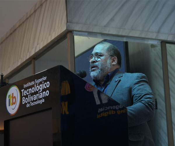 Estudiantes de Marketing Digital y Redes Sociales presentan proyectos novedosos en Elevator Pitch