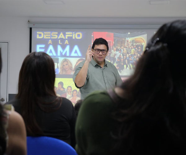 ITB desarrolló conferencia magistral sobre dirección escénica en la era digital