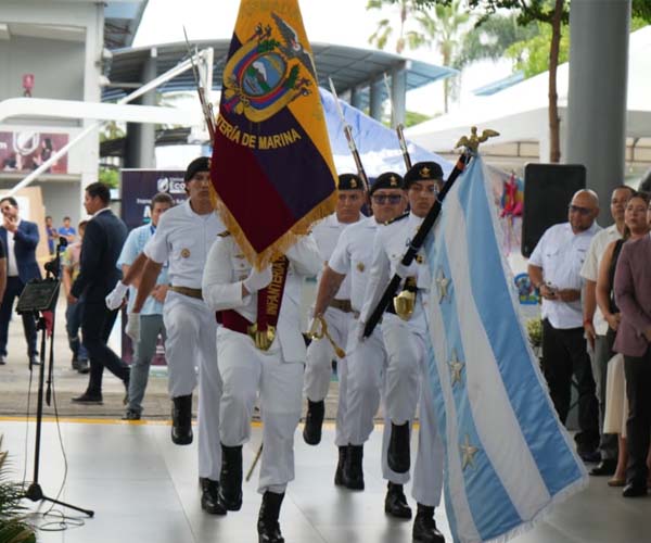 Ph.D. Roberto Tolozano Benites fue reconocido entre guayaquileños emblemáticos por FTCS