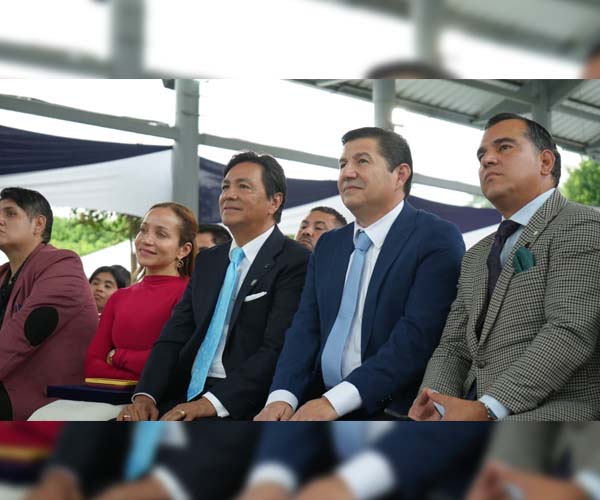 Ph.D. Roberto Tolozano Benites fue reconocido entre guayaquileños emblemáticos por FTCS