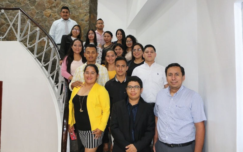 Estudiantes de la carrera Tecnología en Administración de Empresas rindieron examen complexivo