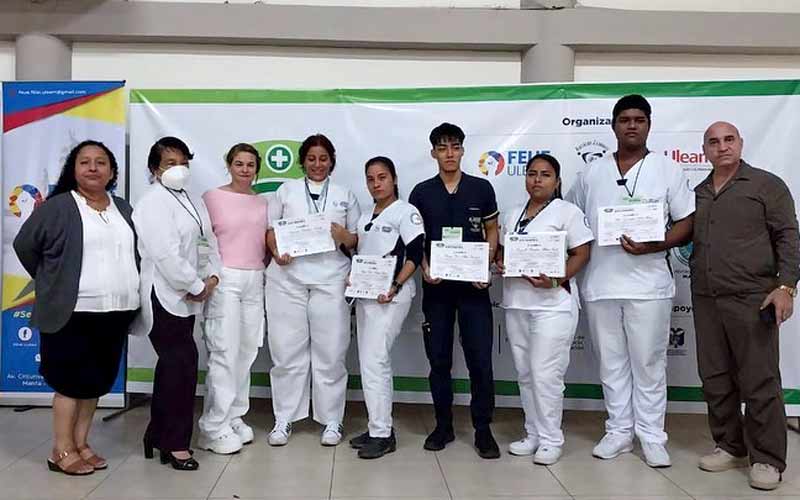 Estudiantes y docentes de Enfermería participan en Congreso Nacional