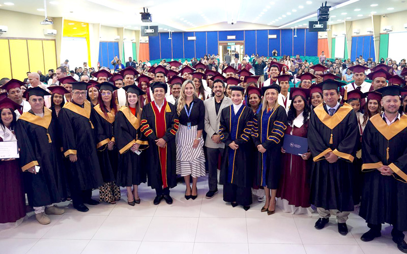 97 nuevos técnicos y tecnólogos se incorporaron en ITB