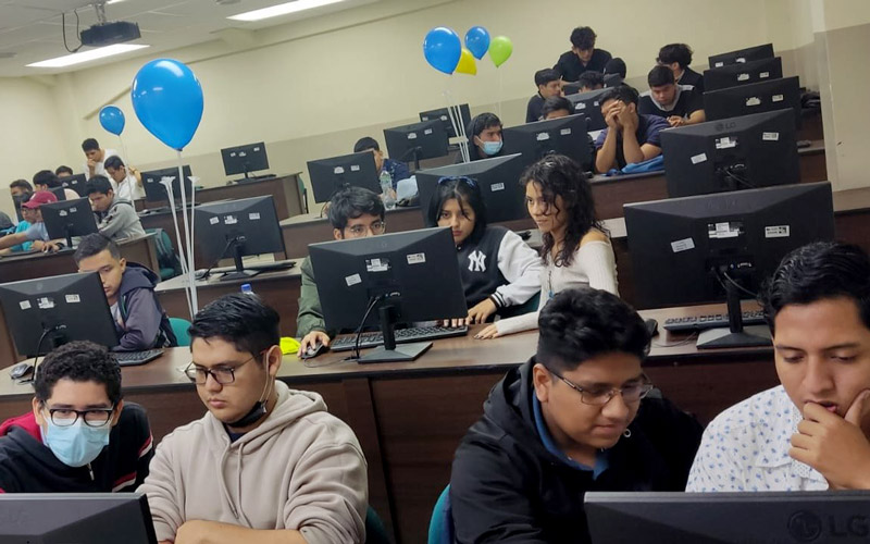 ¡Revive la emocionante competencia de programación por los grupos DUSS01