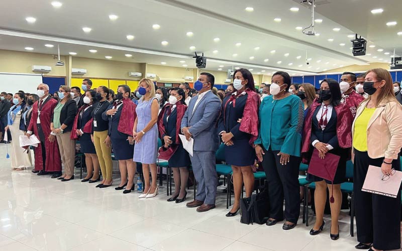 los nuevos graduados de Bachiller de la zona 8