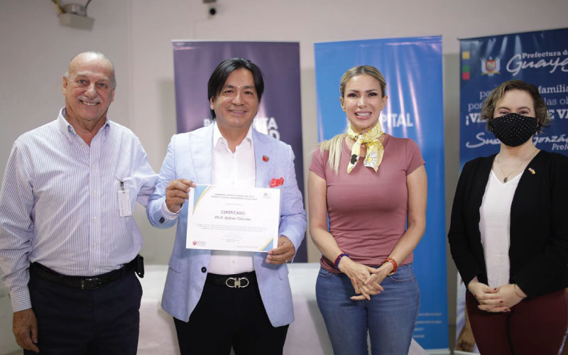 Autoridades de ITB participaron en la clausura del Programa de Cirugías de Cataratas