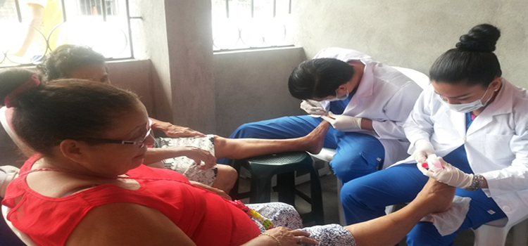 ITB BRINDO ATENCIÓN GERONTOLOGICA LA COMUNIDAD DEL GUASMO SUR