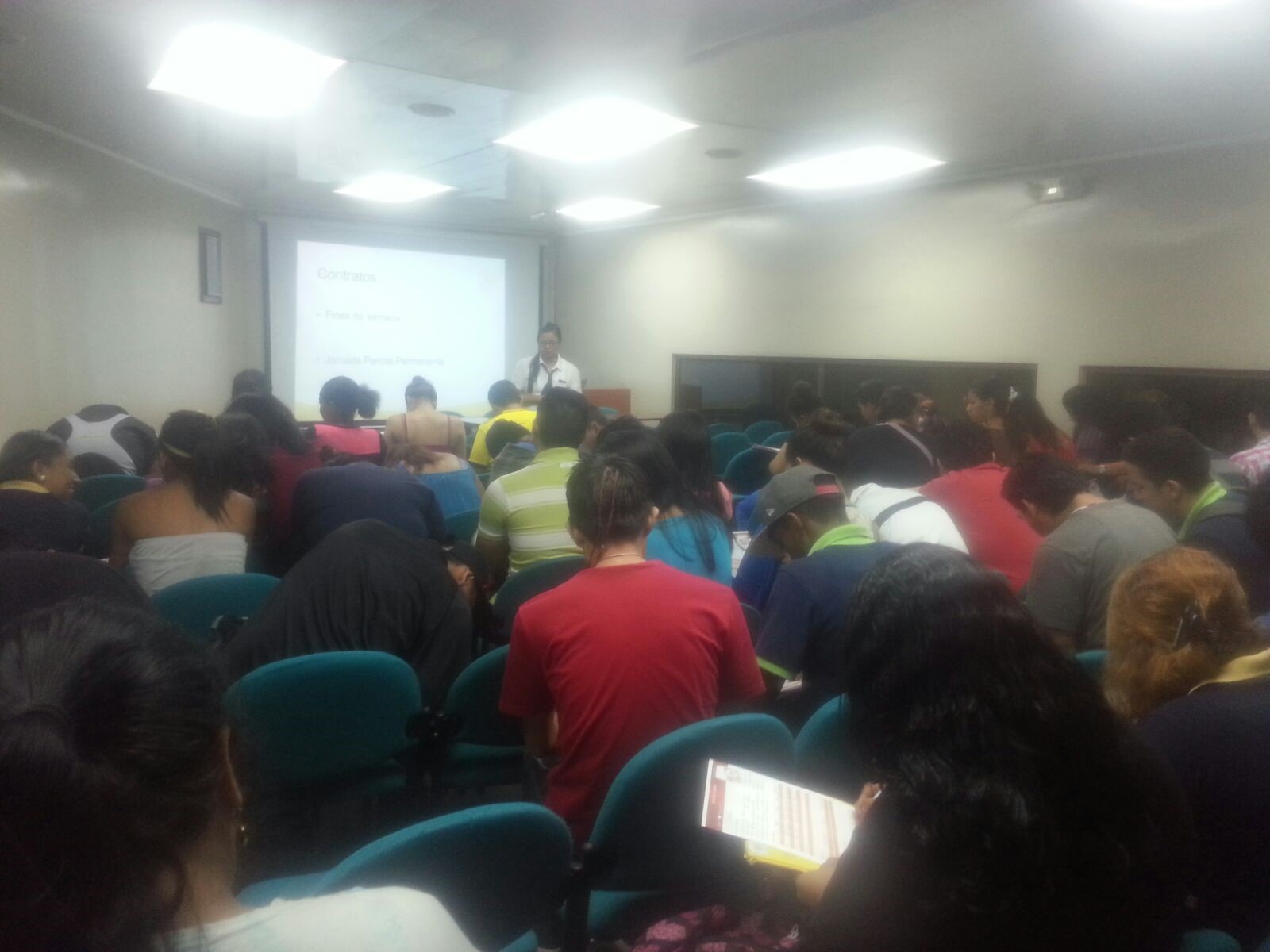 CAMPAÑA DE RECLUTAMIENTO, SELECCIÓN Y CONTRATACIÓN DE PERSONAL QUE ORGANIZA LA CORPORACIÓN MCDONALD´S