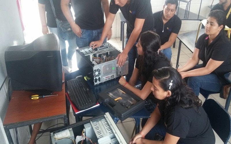 PROYECTO DE CAPACITACIÓN A LA COMUNIDAD