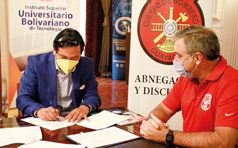 ITB firma convenio con el Benemérito Cuerpo de Bomberos de Guayaquil (BCBG) Con la finalidad de profesionalizar a más de 2.642 bomberos