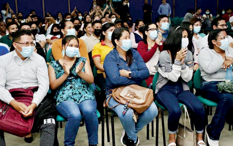 Bienvenidos estudiantes de la Facultad de Ciencias Empresariales y Sistemas