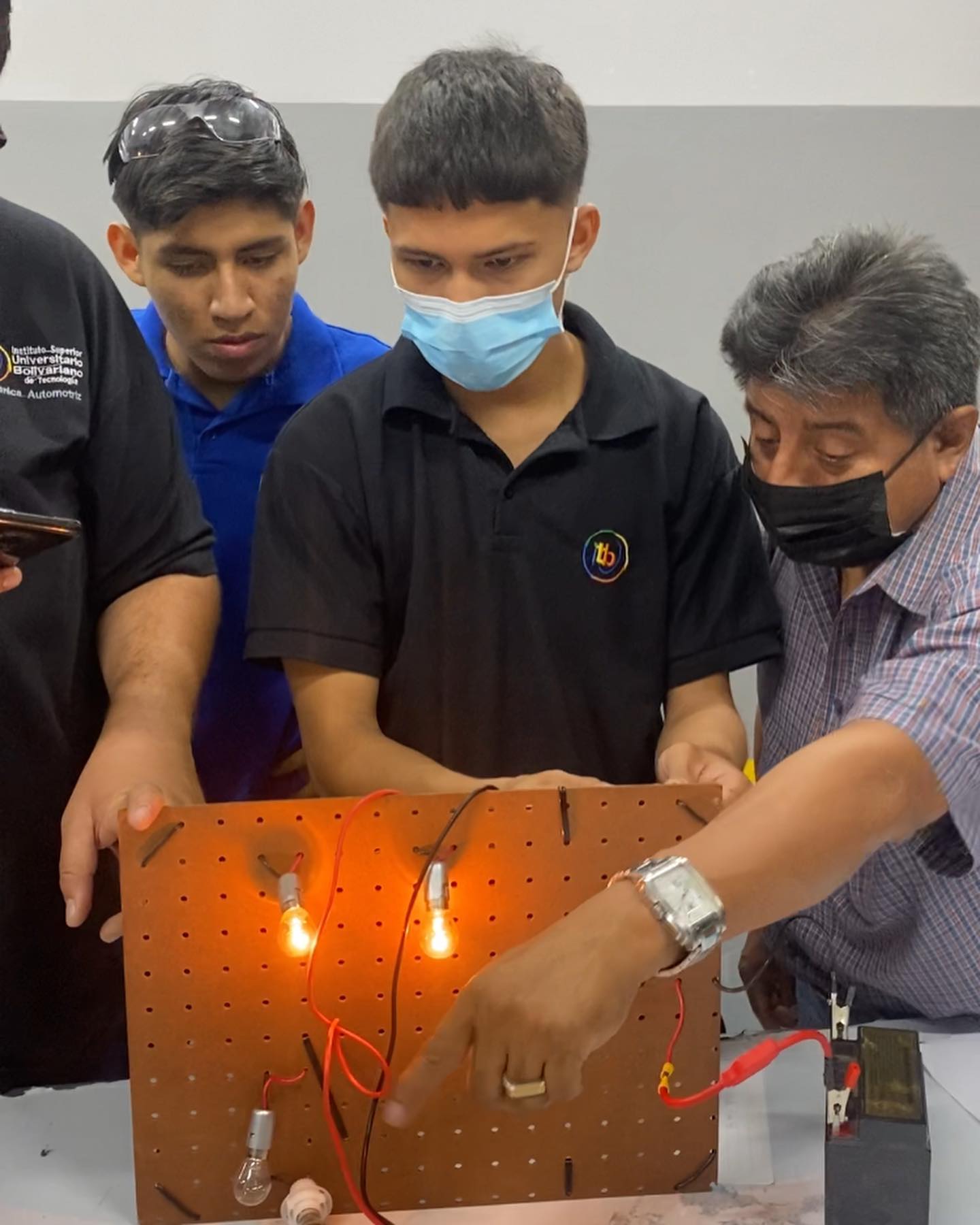 TECNOLOGÍA SUPERIOR EN MECÁNICA AUTOMOTRIZ