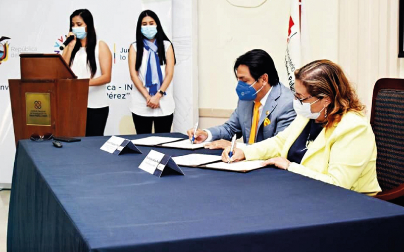 Instituto Superior Universitario Bolivariano de Tecnología, firmó un convenio con el Instituto Nacional de Investigación en Salud Pública