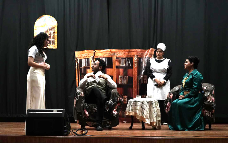 Gran estreno de la obra teatral: "El alma en los labios"