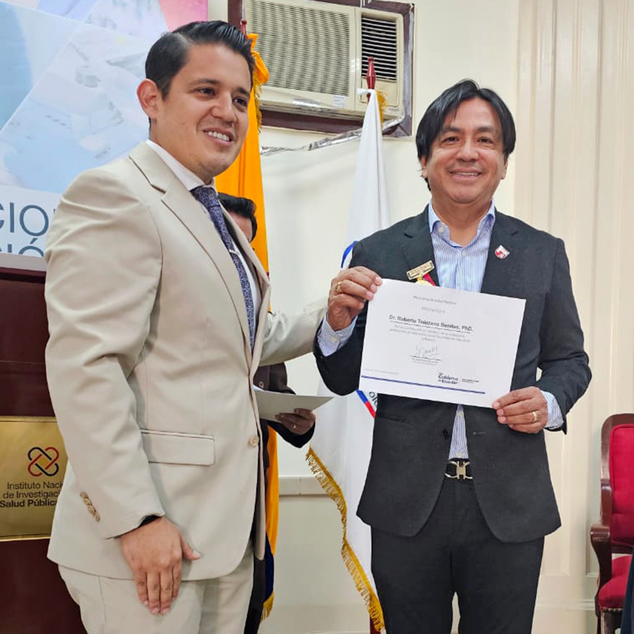 Rector del ITB destaca en salud pública al recibir reconocimiento por el MSP.