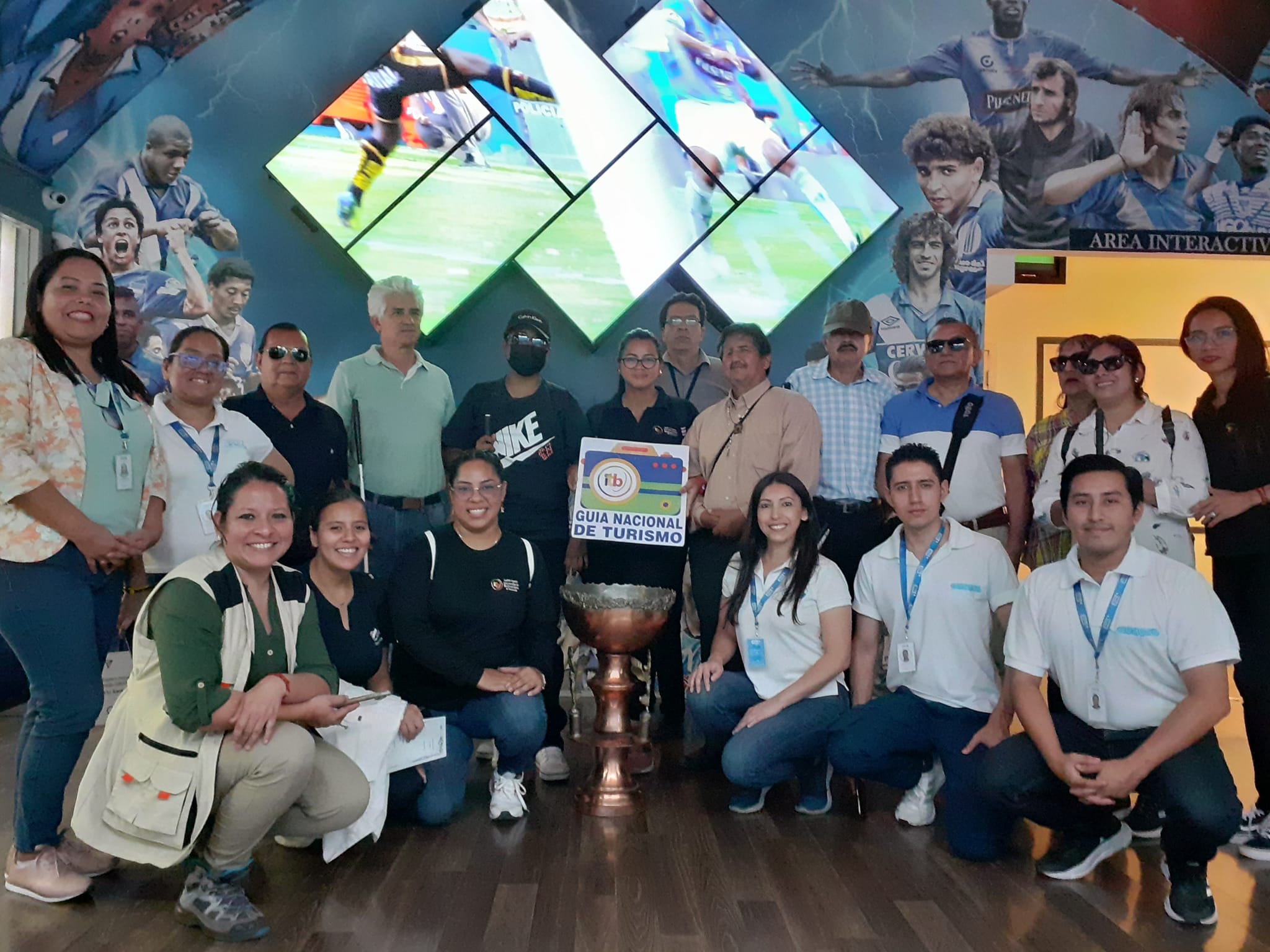 ITB realiza circuito turístico con personas no videntes