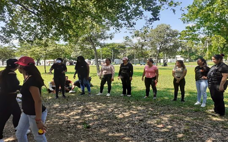  Los estudiantes de la carrera de Guía Nacional de Turismo llevaron a cabo una práctica de animación turística en el Parque Samanes
