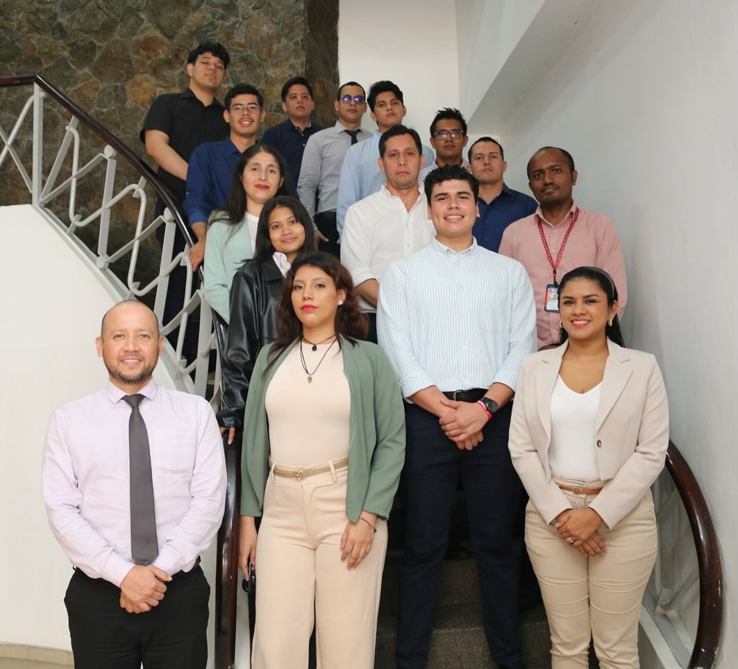 Con gran alegría y profundo orgullo, conmemoramos un momento trascendental en el recorrido académico
