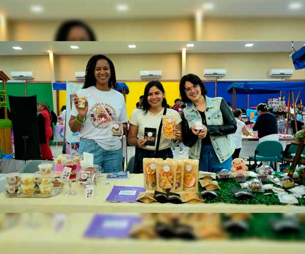 Éxito total en Feria de Emprendimiento “Mujer Divina 2026”