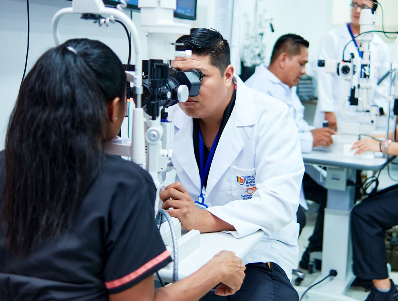 carrera Tecnología Superior en Optometría
