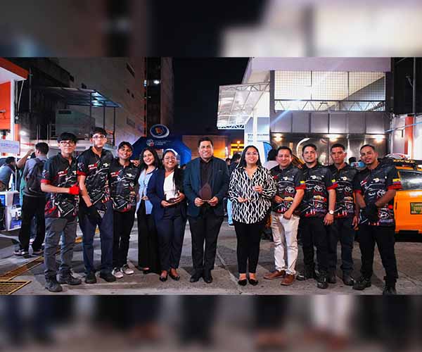 Estudiantes de Mecánica Automotriz fortalecieron conocimientos en diagnóstico electrónico automotriz.