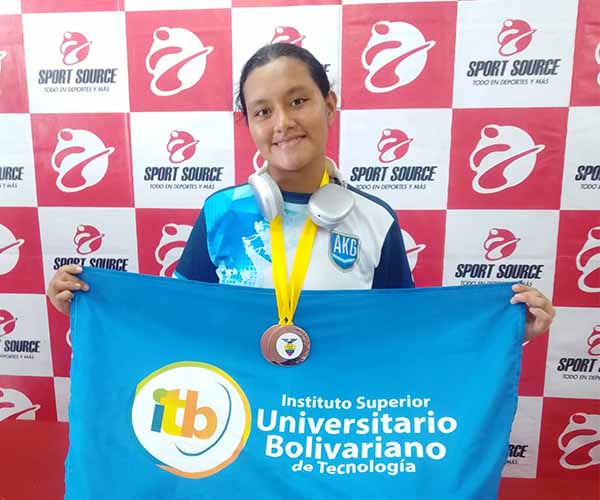 Estudiante de Administración conquista el podio en el Campeonato Nacional de Karate 2026