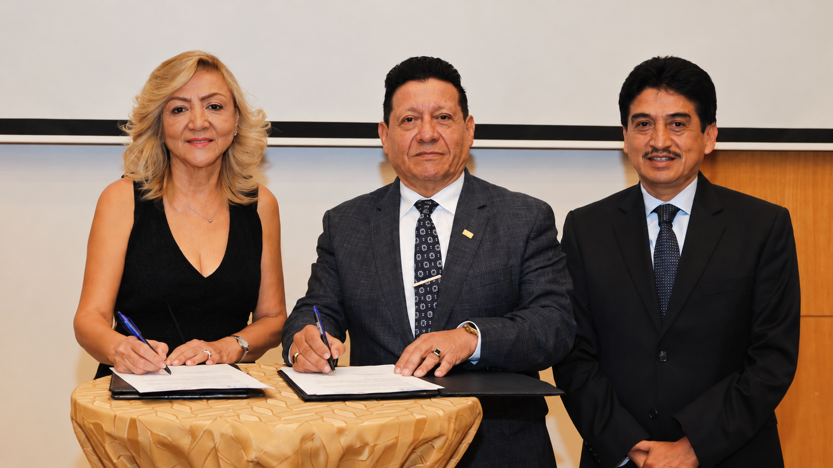 ITB fortalece la cooperación académica mediante convenio con el Instituto Superior Tecnológico España (ISTE)