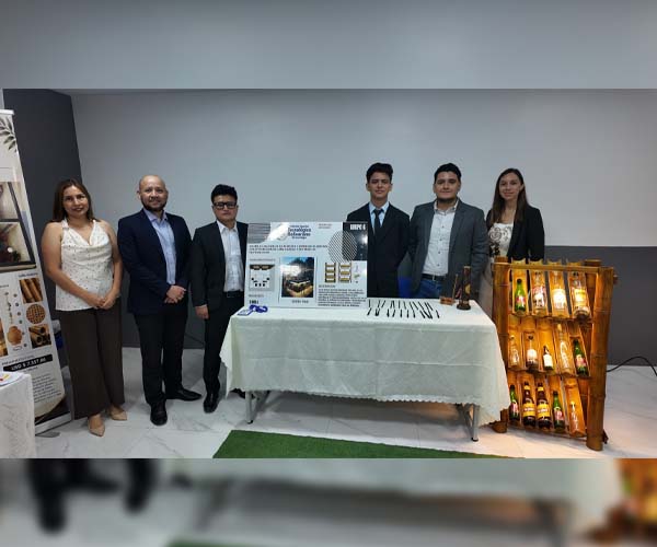 Estudiantes de Diseño de Interiores presentan proyectos innovadores con caña guadua