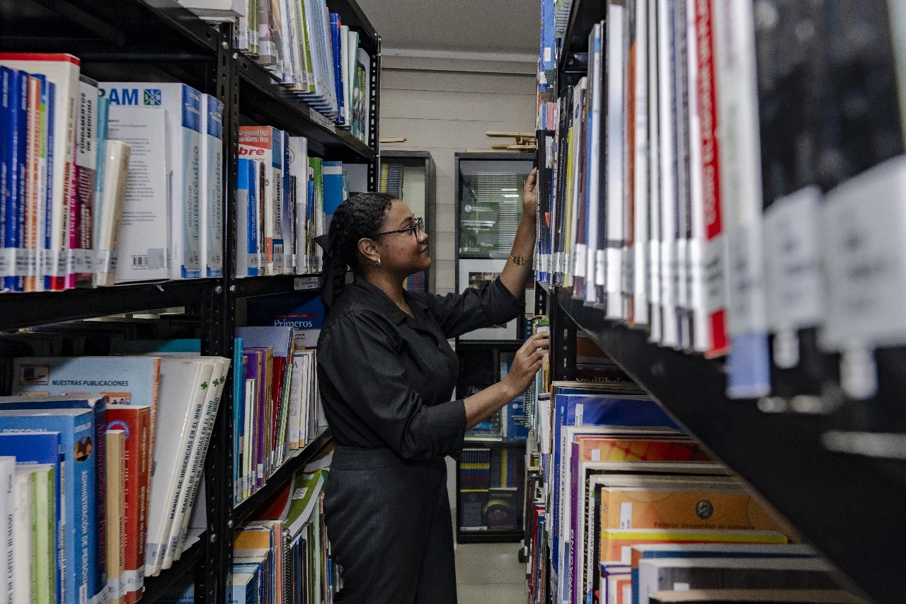 Biblioteca - Área de estudio principal